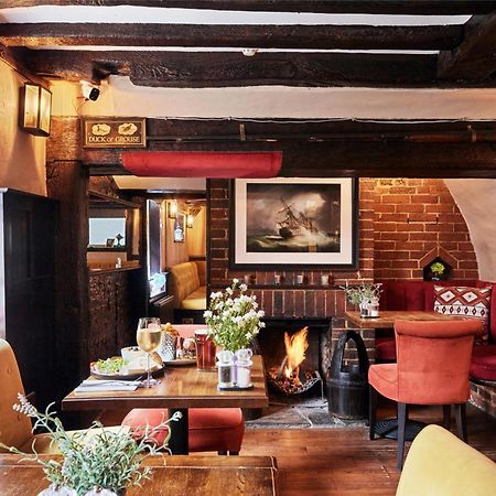 The Talbot Inn Woking Exteriér fotografie