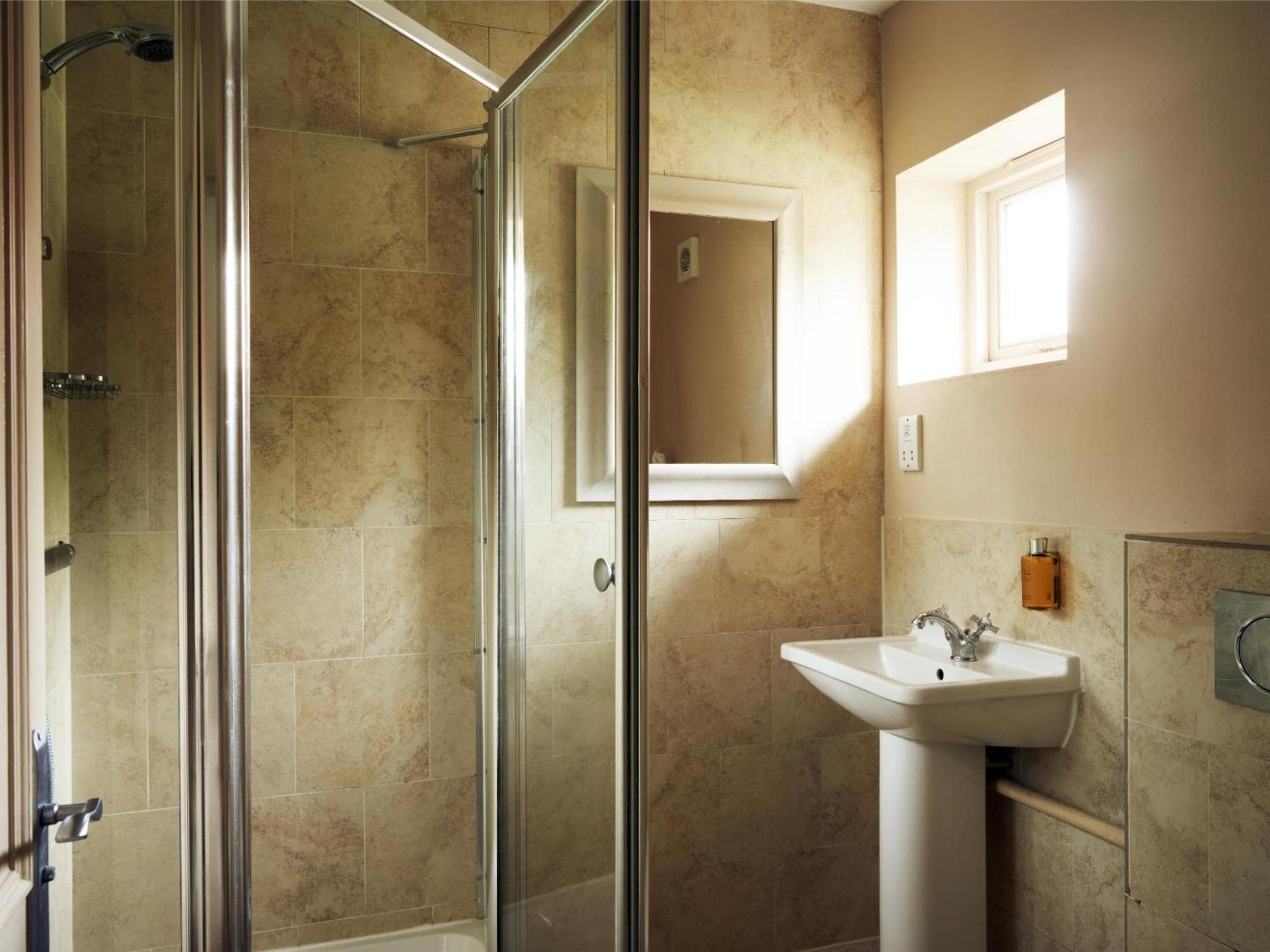 The Talbot Inn Woking Exteriér fotografie