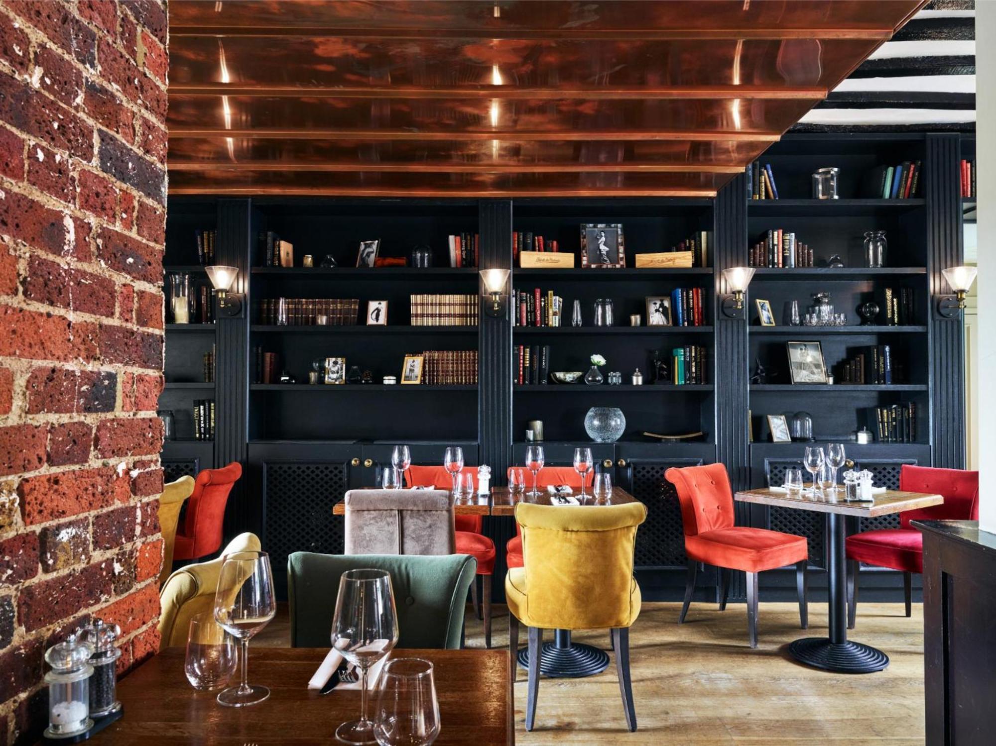 The Talbot Inn Woking Exteriér fotografie