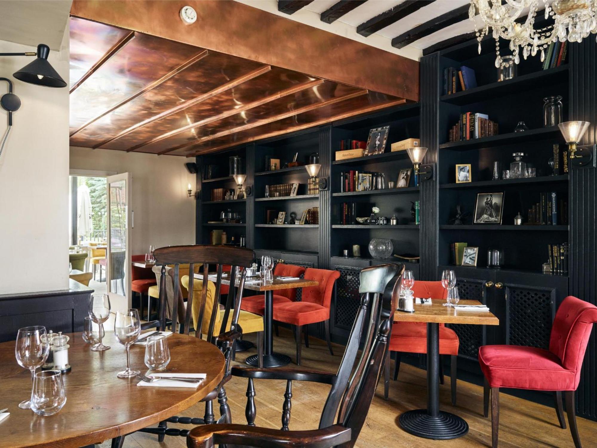 The Talbot Inn Woking Exteriér fotografie
