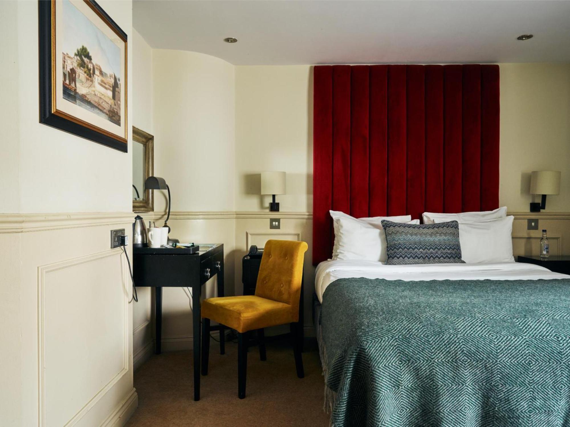 The Talbot Inn Woking Exteriér fotografie
