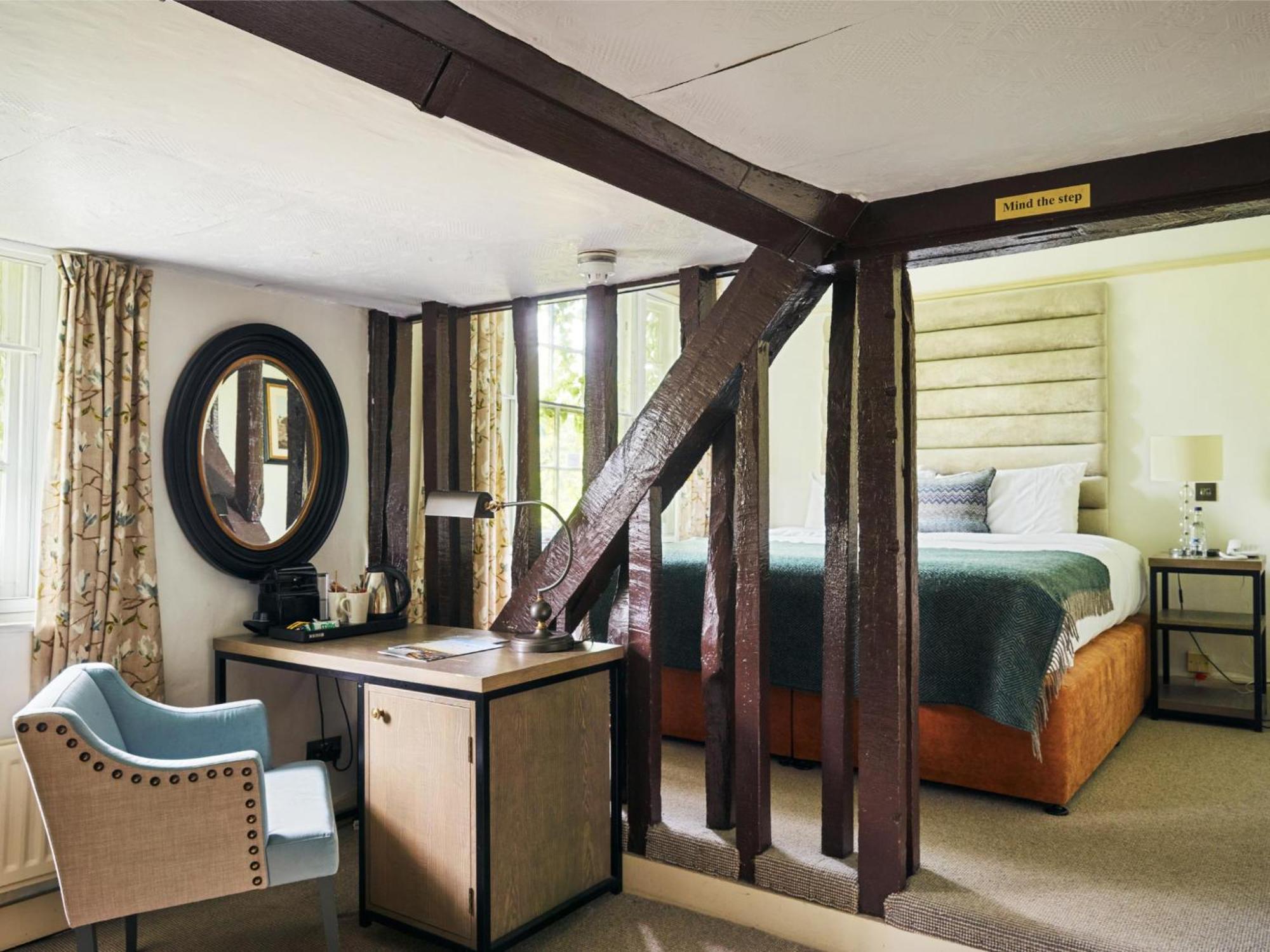 The Talbot Inn Woking Exteriér fotografie