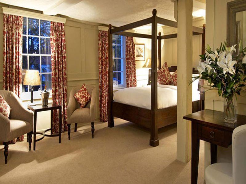 The Talbot Inn Woking Exteriér fotografie