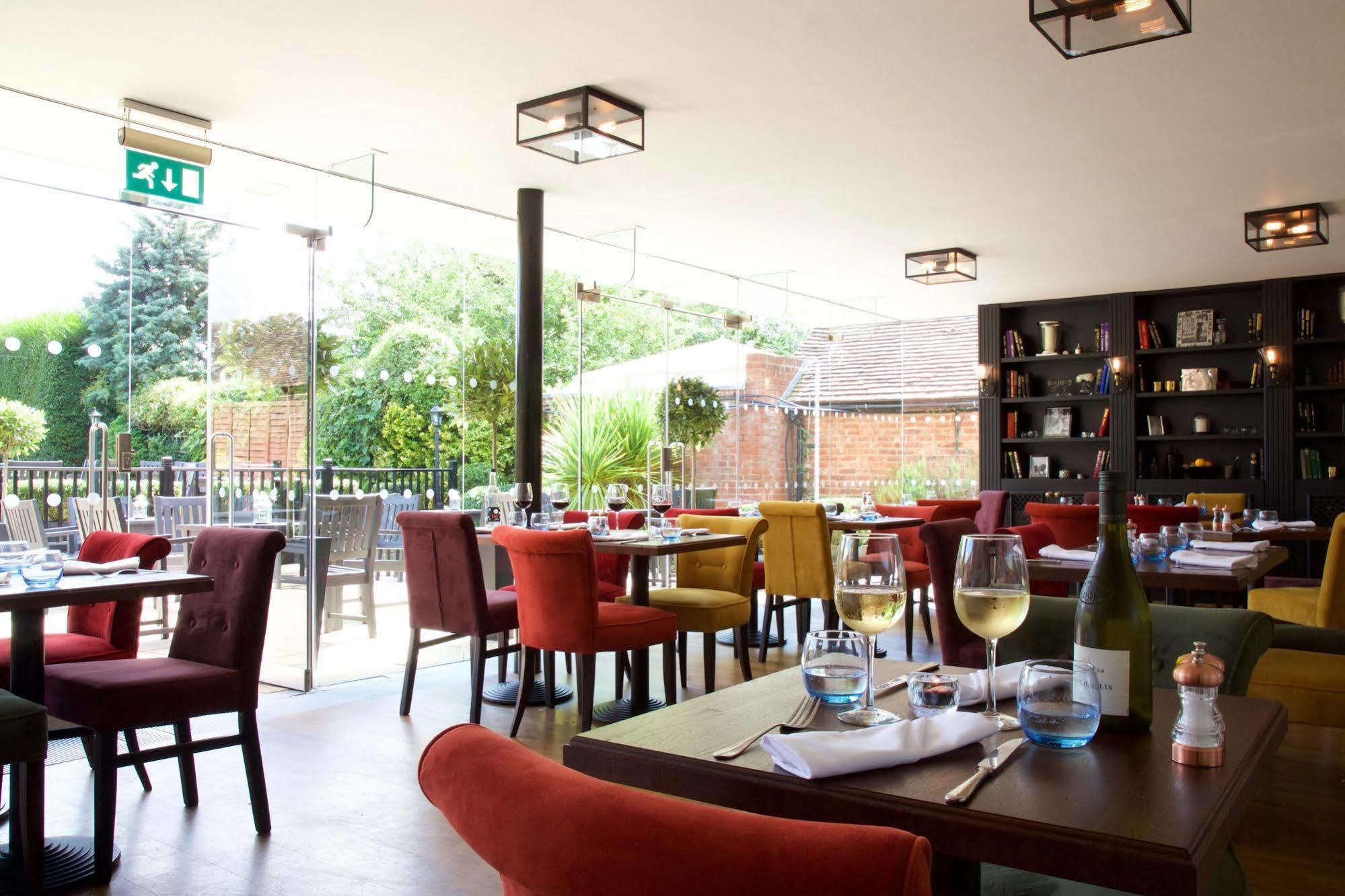 The Talbot Inn Woking Exteriér fotografie