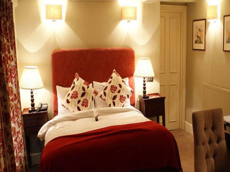 The Talbot Inn Woking Exteriér fotografie
