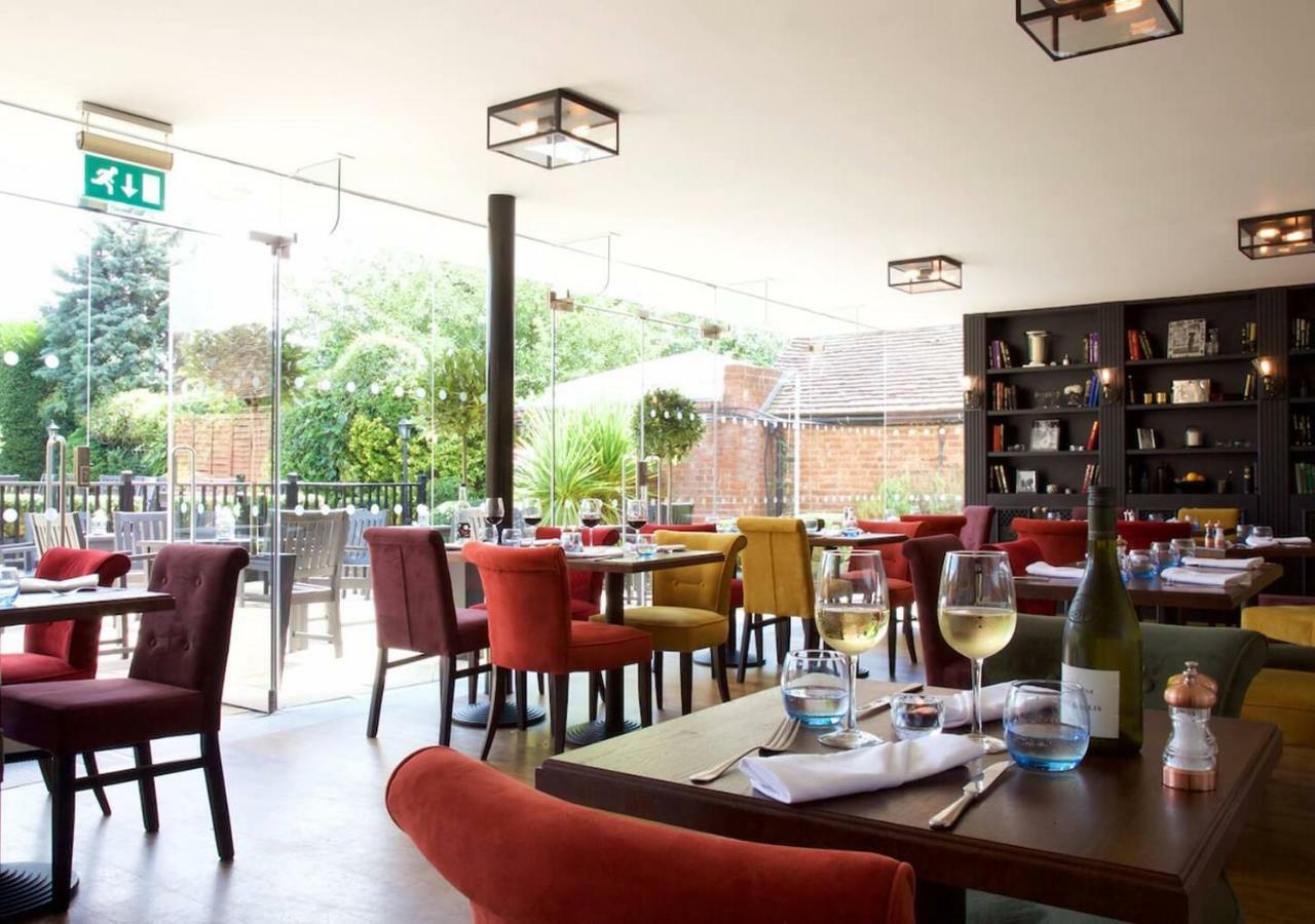 The Talbot Inn Woking Exteriér fotografie