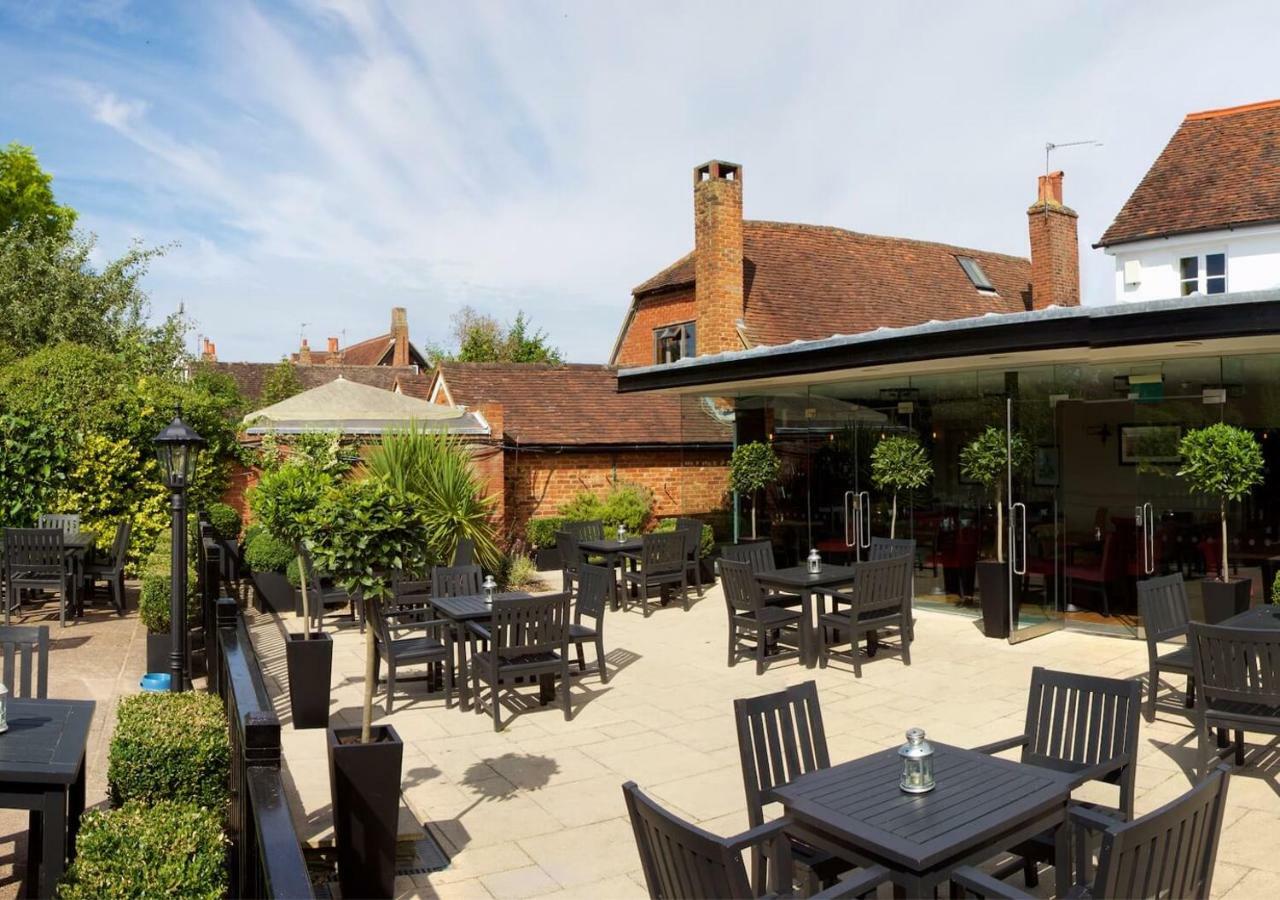 The Talbot Inn Woking Exteriér fotografie